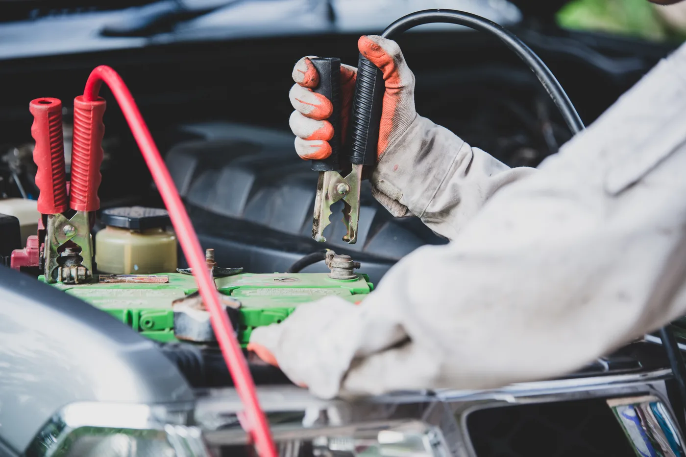 Jump Start Service. Mobile Tyre Pro mobile service